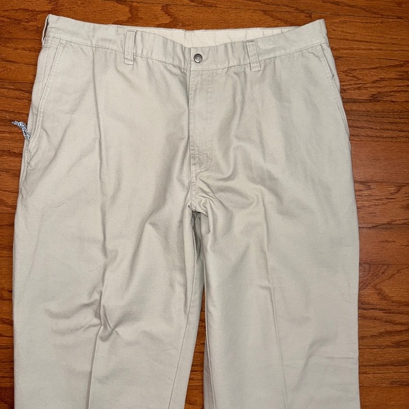Columbia Khaki Pleated Pants Size 40x30 Men’s - Picture 2 of 6